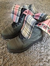 DR MARTENS *AIMILITA TRIUMPH*