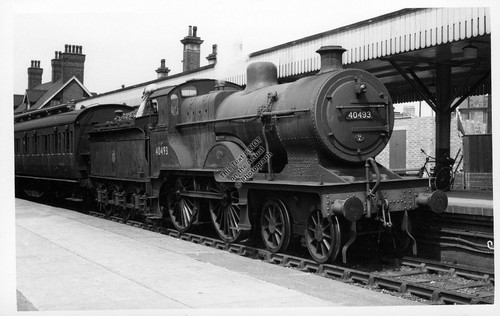 Kettering train station - train,