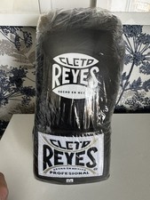 Cleto Reyes Black 10oz Laced