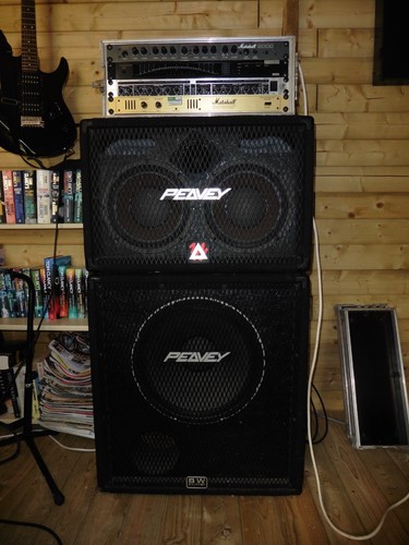 Bass keyboard guitar - bass,, keyboard,
