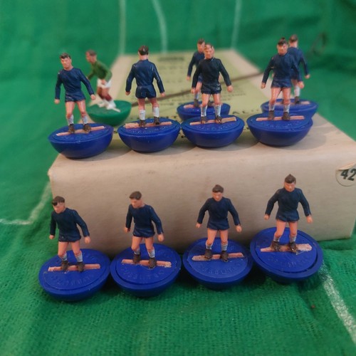 Mint subbuteo team 42 - subbuteo,