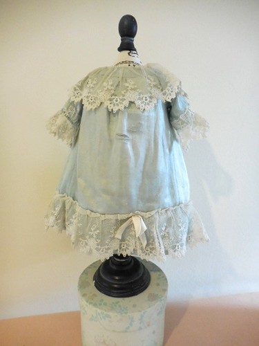 Stunning silk antique dress - stunning,