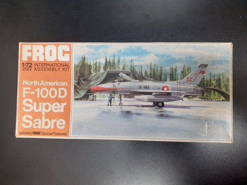 Frog 100d super sabre model - f-100d,