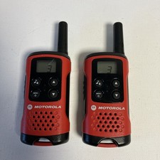 2 X Motorola TLKR T40 Walkie