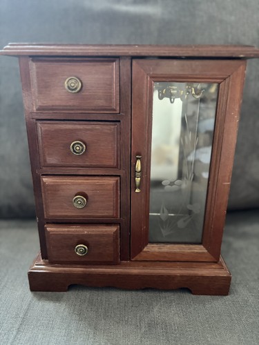 Vintage wooden jewellery - wooden,