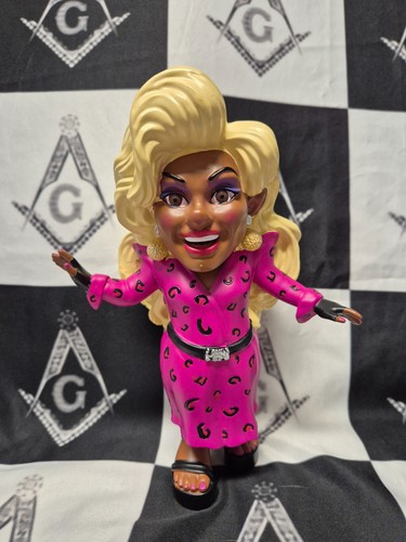 Gnicky showstopping drag - gnicky, queen