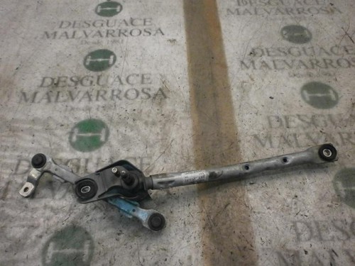 Front windscreen wiper - front,