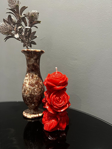 Red rose shaped decorative wax - shaped,