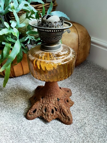 Antique cast iron - oil, lamp