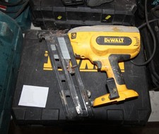 DeWalt DC618 18V Brad Nailer