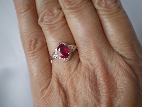Thai ruby oval - ruby, n/o