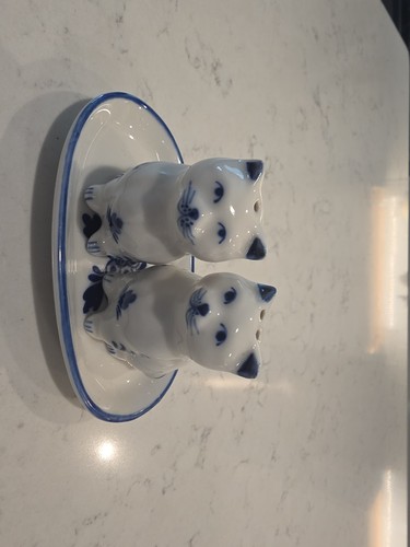 Delft blue cat hand painted - delft,
