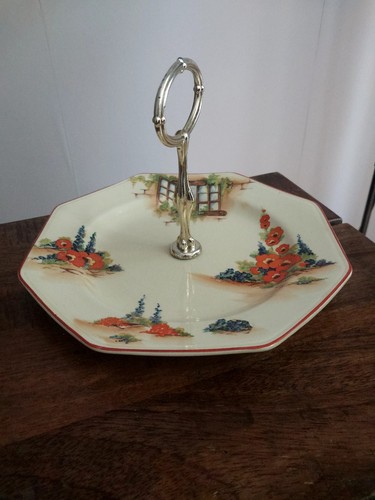 Vintage single tier pedestal
