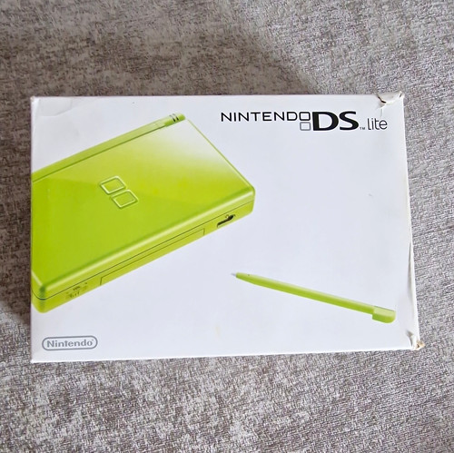 Nintendo lite green - nintendo,
