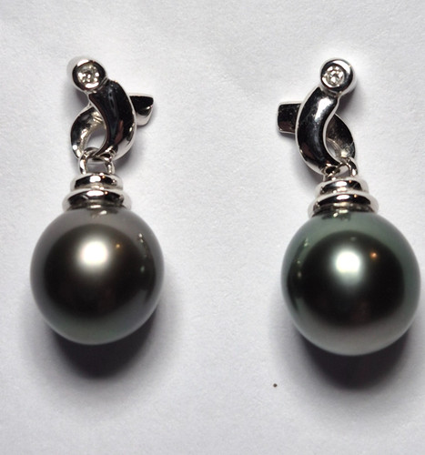 Pair 18ct white gold - pair,