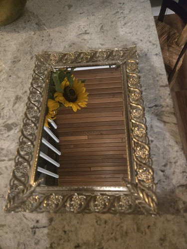 Beautiful ornate gold tone - gold,