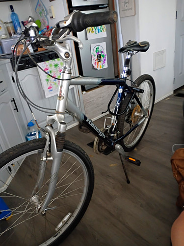 Raleigh hybrid bike 26in - bike,