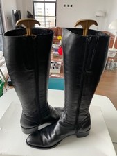 Russell & Bromley black