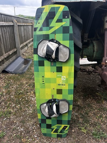 Kitesurfing kiteboarding