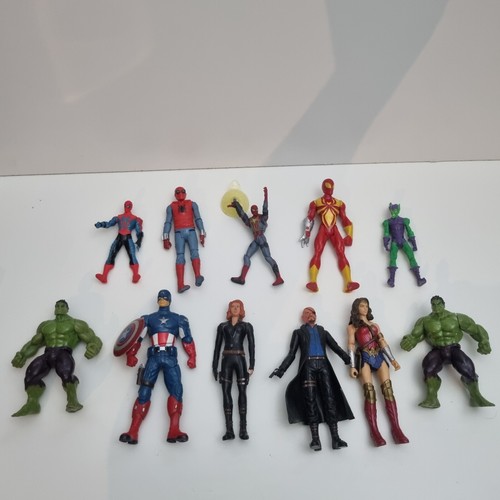 Action figures bundle - action,