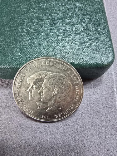 1981 elizabeth charles - 1981, &