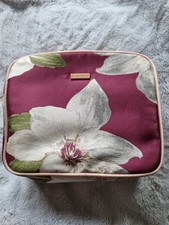 Ted Baker Large Beauty /Make