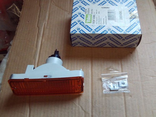 Front indicator for nissan - front,