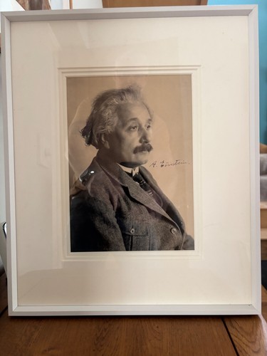 Albert einstein hand - einstein, signed