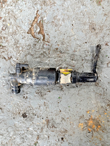 Volvo 2015 washer bottle - fh,
