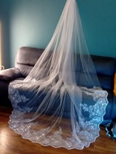 White wedding veil single tier chapel length lace and sequined edge V618