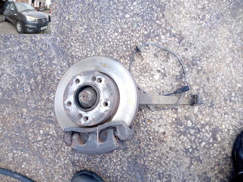 Suspension hub front driver - front,