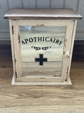 Shabby Chic Apothicaire