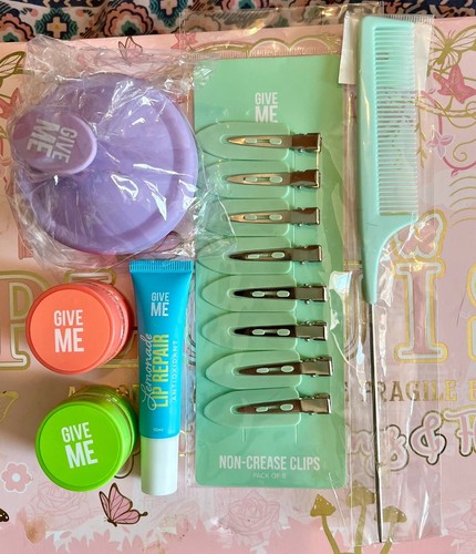 Give cosmetics bundle - bundle, gift