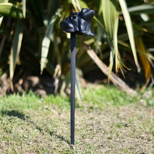 Black cast iron cut out - black,