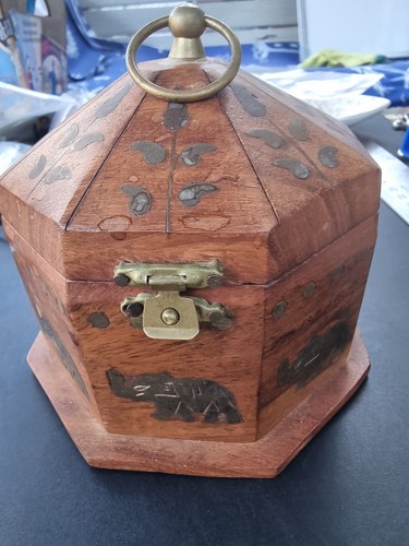 Crafted wooden trinket - wooden,