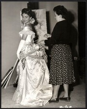 SO LONG AT THE FAIR 1950 Jean Simmons, Irene Williams STILL #PUB49