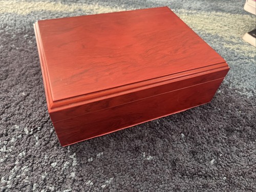 Solid wood humidor with - wood,