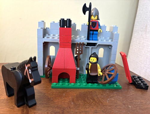 Lego 6040 blacksmith - lego,