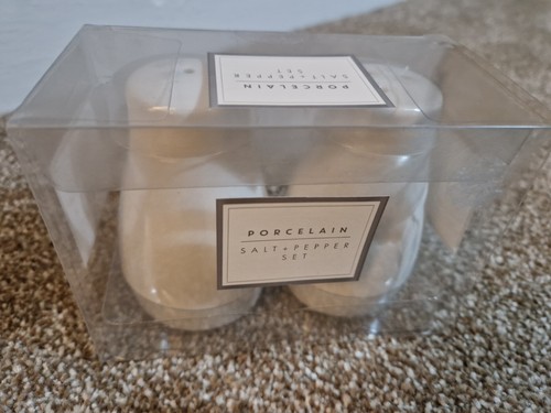 White porcelain classic salt - white,