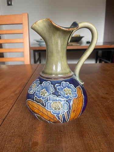 Royal doulton lambeth bessie - royal,