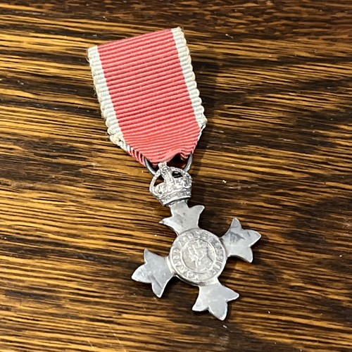 Miniature mbe with - mbe,
