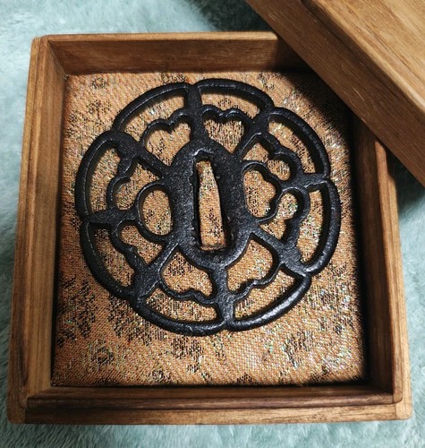 Edo sukashi tsuba sakura - edo,