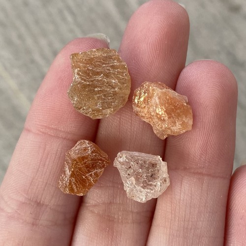 Sunstone crystal rough - -,
