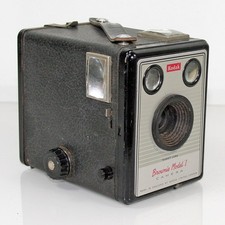 KODAK BROWNIE MODEL I 1950's VINTAGE 620 FILM BOX CAMERA WORKING SHUTTER - RSPCA