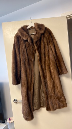 Vintage bespoke female pelt - bespoke,