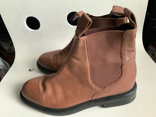 Tan chelsea boots - tan, size