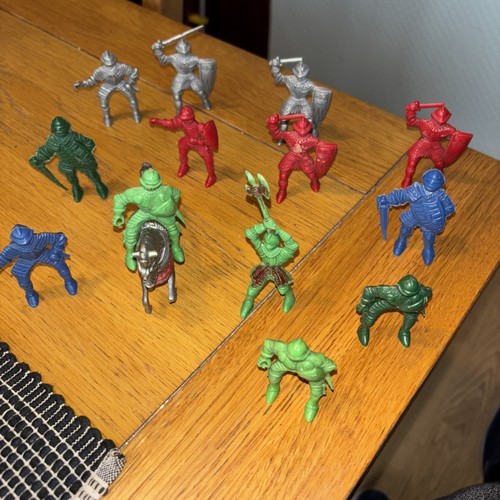 Assorted toy knights - 11,