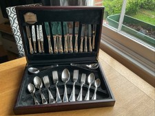 BEAUTIFUL 60 PIECE CANTEEN OF