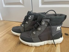 Womens waterproof winter boots size 5, Sorel,New without box