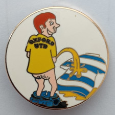 Oxford United FC Enamel Football Lapel Pin Badge.   PB4-666